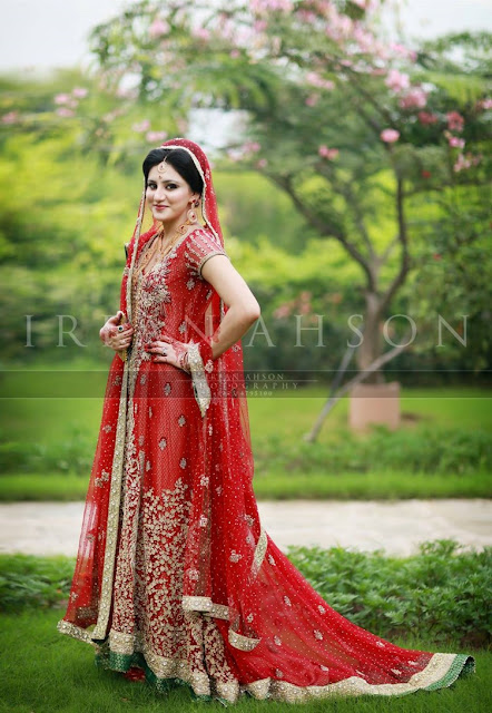 Latest bridal wedding dresses 2016 in Pakistan