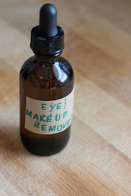 Homemade  Makeup Remover on New Nostalgia  Homemade Organic Eye Makeup Remover  Only 2 Ingredients