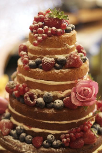 Labels Victoria Sponge Wedding Cake