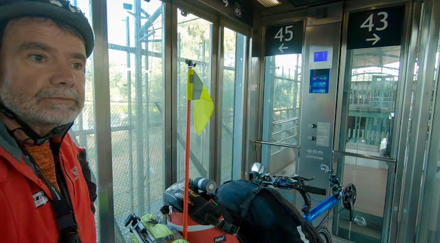 Tour de la Belgique en vélo, gare de Lille Europe