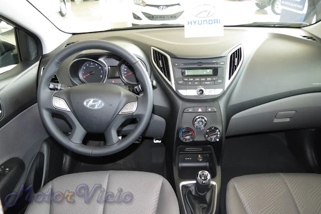 Hyundai HB20 X 2013 - branco - interior