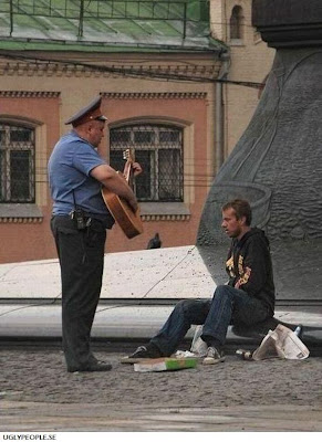 kabar-aneh.blogspot.com - Foto-Foto Lucu Para Polisi Dari Berbagai Negara