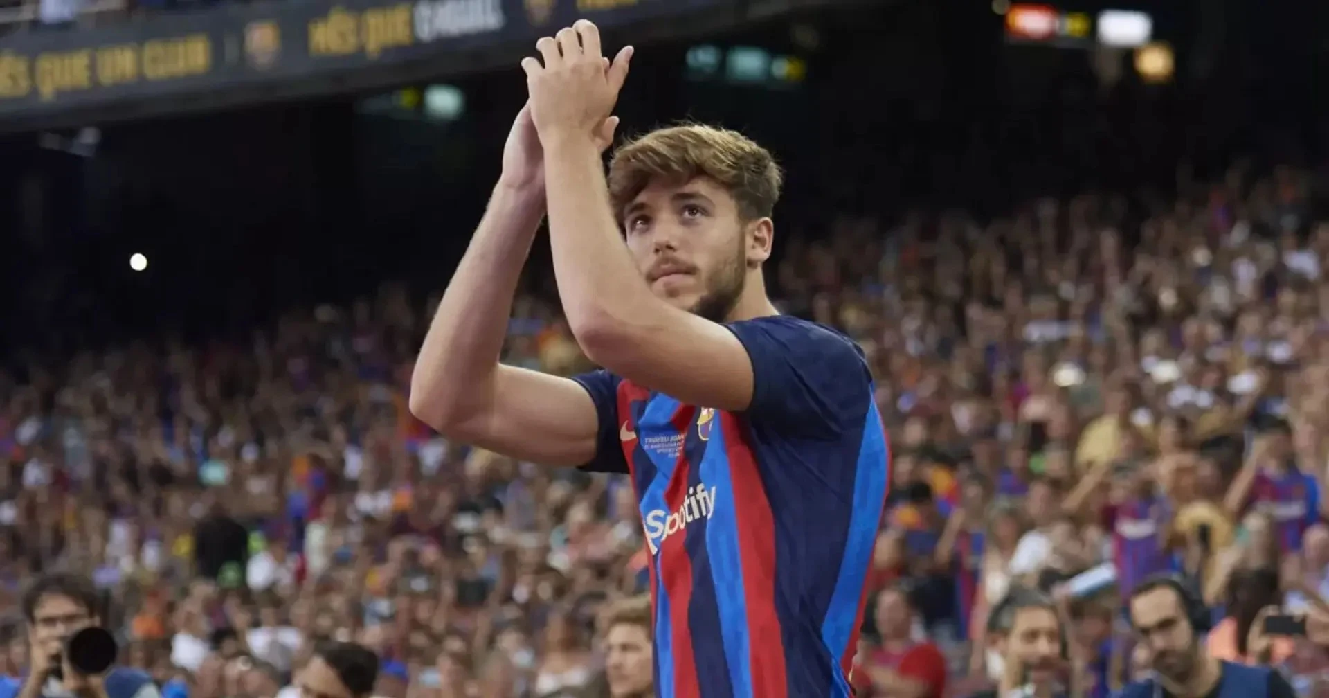 OFFICIAL: Nico extends Barcelona deal, joins Valencia on loan