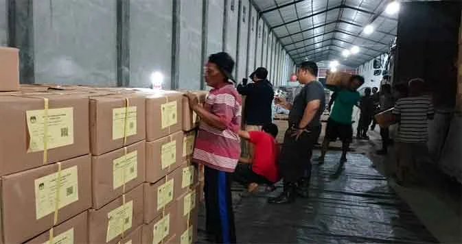 Proses Pendistribusian Bertahap, 633.361 Surat Suara DPR RI Tiba di Gudang KPU Batang