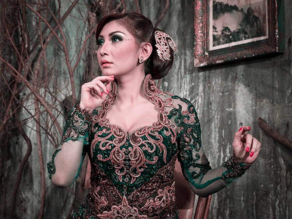 View image Foto Baby Margaretha dengan Balutan Batik (hd) Foto Baby Margaretha dengan Balutan Batik (hd)