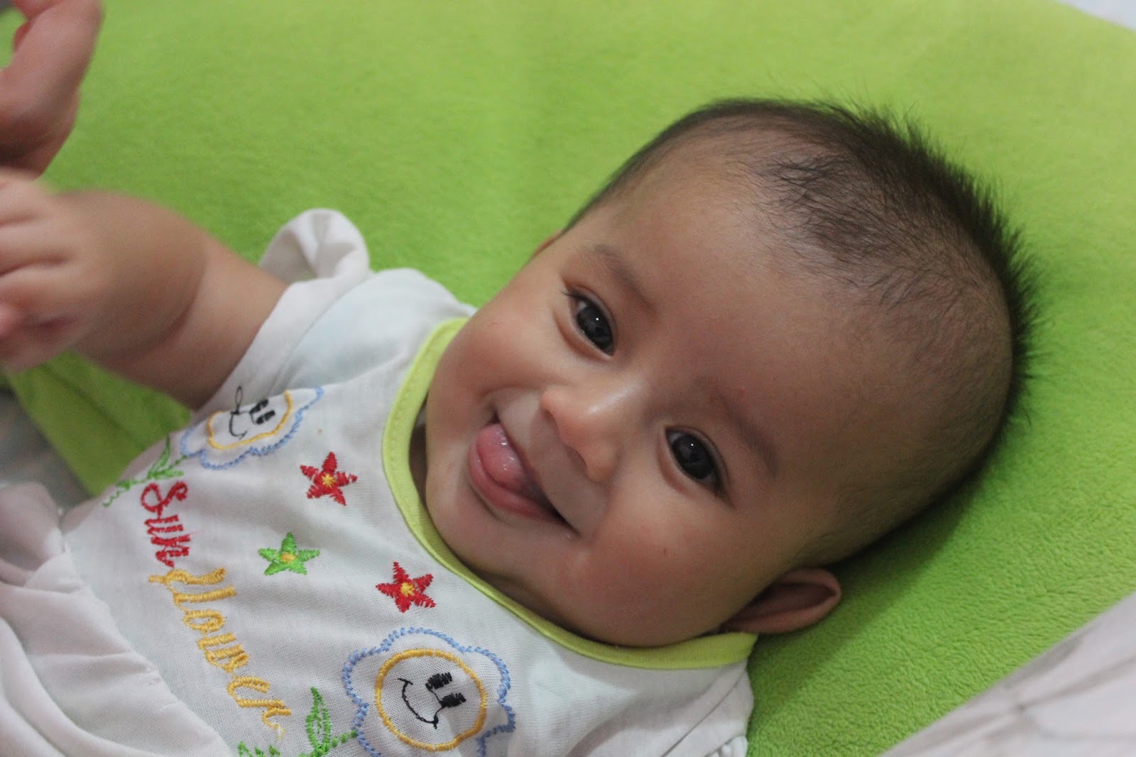 Foto Anak  Kecil Lucu  Dengan Kata Kata  Terbaru Display 