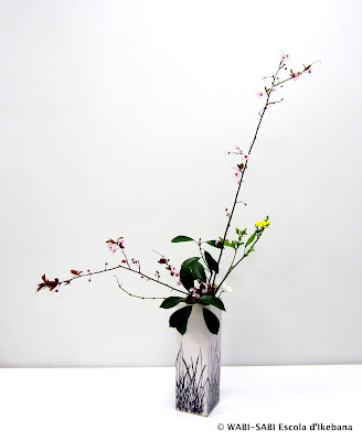 Ikebana-nageire-freestyle-wabisabi-escoladikebana