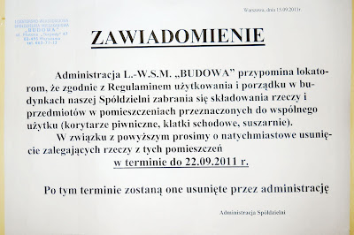 Składowanie przedmiotów na korytarzach