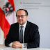 Ausztria közölte, hogy továbbra is fenntartja kapcsolatait Oroszországgal