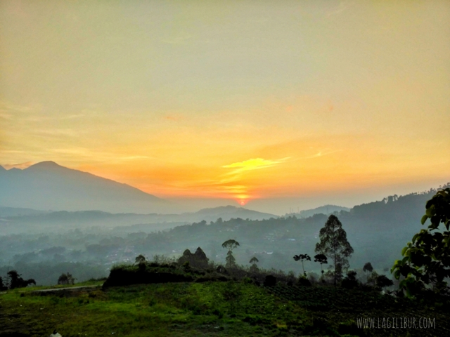 Sunrsise Bukit Amping Pujon Kidul Malang