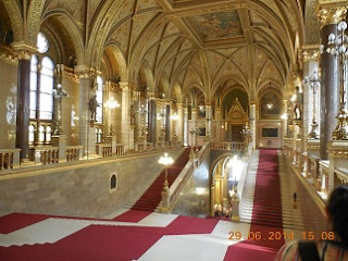 Sala scarilor, Parlamentul maghiar