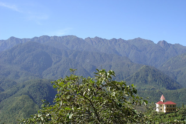 National Geographic names Việt Nam’s mountain range in top place to travel in 2019