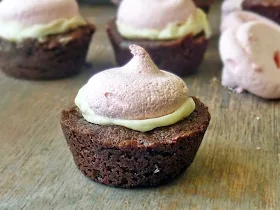 Strawberry Brownie Kisses | by Life Tastes Good are little bite sized pieces of chocolate bliss topped with a kiss of delicious strawberry meringue! A perfect pairing! #Dessert #Chocolate #Mini