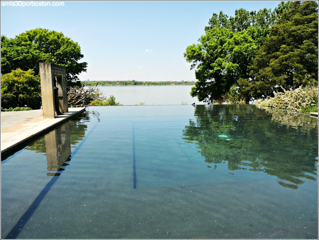 Dallas Arboretum & Botanical Garden: A Woman's Garden