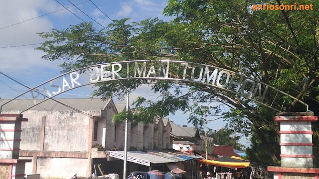 Pasar Beriman Tomohon