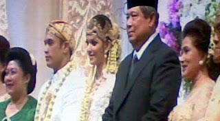 Presiden SBY di Pernikahan Nia & Ardi