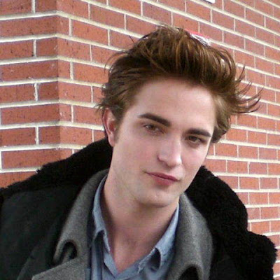Messy Celebrity Men Haircuts 2010 - Robert Pattinson