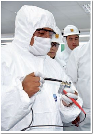 Inician ensamblaje de baterías para celulares en Uyuni