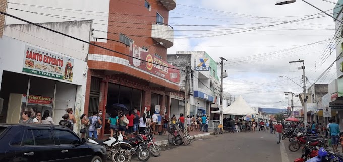 Brejo Santo - Filas gigantescas continuam, após 30 dias do decreto de isolamento