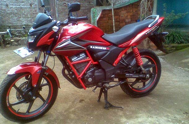 modifikasi honda verza merah street fighter