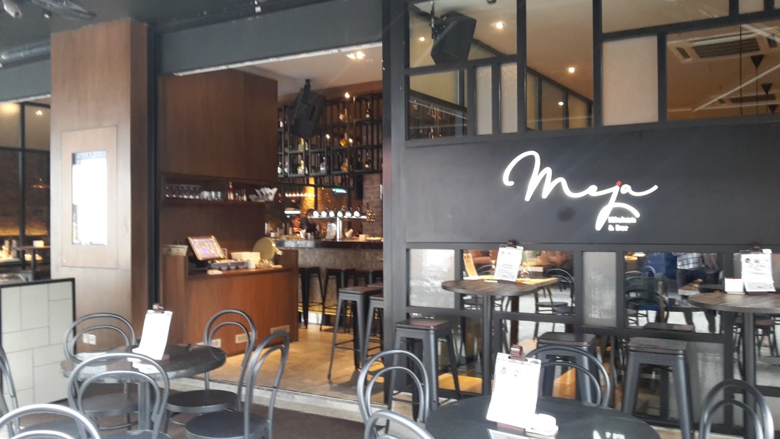  Meja  Kitchen Bar  Cafe  Bar  Grill Asian Fusion 