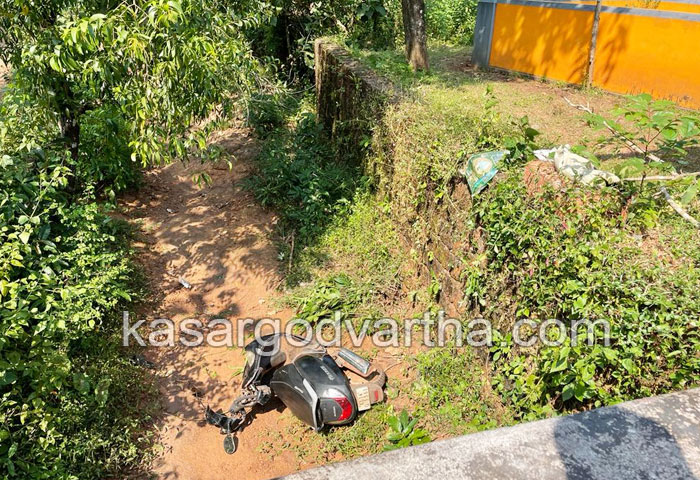 Kasaragod, Kerala, News, Top-Headlines, Latest-News, Mogral puthur, Accident, Accidental-Death, Death, Injured, Vehicle,Youth died after scooter went out of control and overturned.