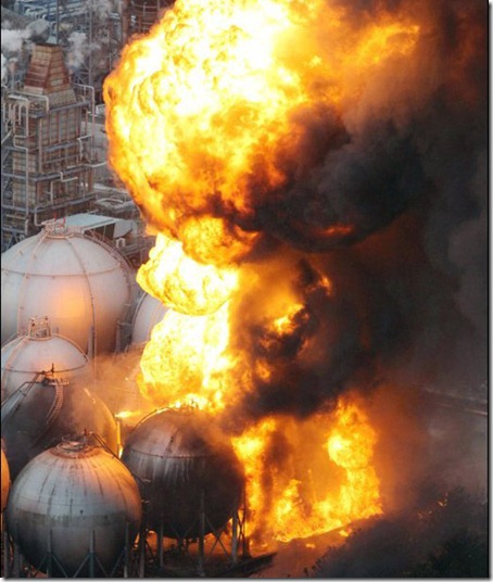 Japan-Hit-By-Massive-Earthquake-Tsunami-stills6