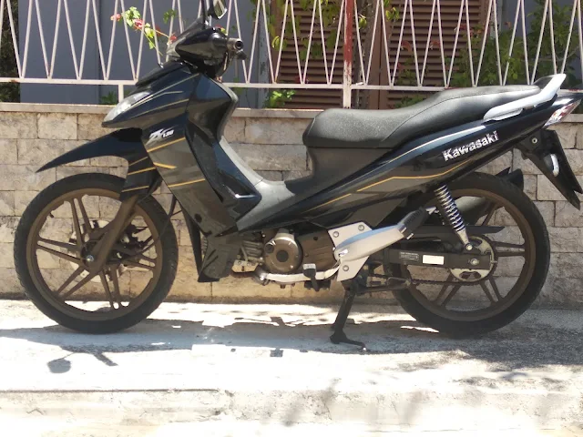 Πωλείται μηχανάκι kawasaki ZX-130