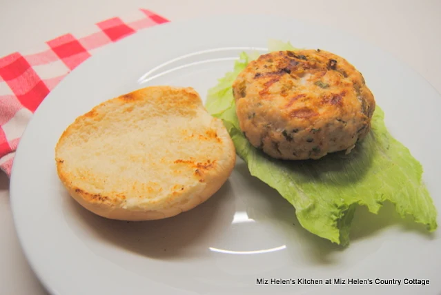 Green Chili Chicken Burgers With Green Chili Sauce at Miz Helen's Country Cottage