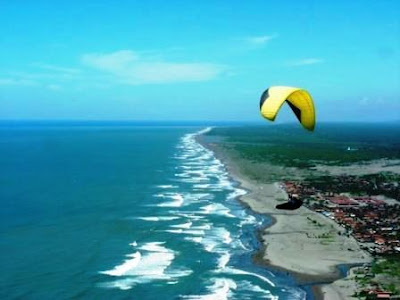 Selfie extreme end Parangendog hill, South Yogyakarta, paragliding.