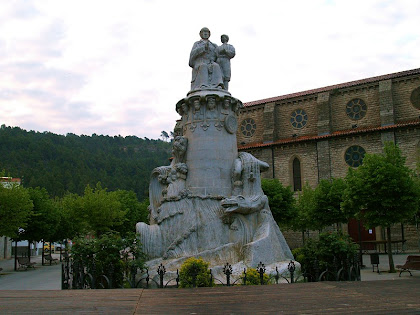 Monument al Pare Claret a la Plaça dels Arbres de Sallent