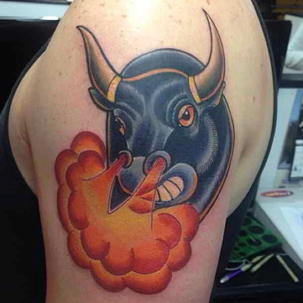 imagen con un tatuaje de Toro