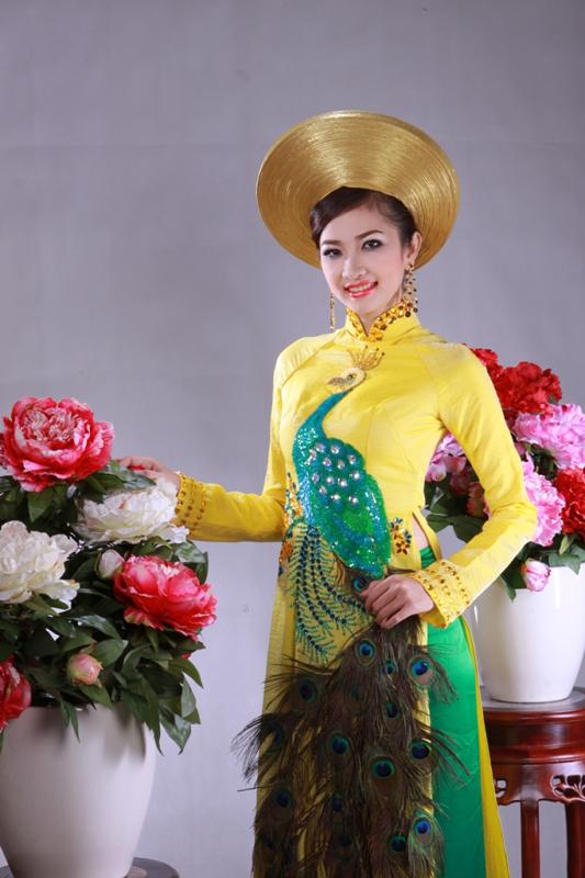 Ao Dai collection "Kim Co Tinh Hoa" of Vu Phong