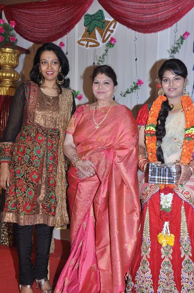 TAMIL CINEMA NEWS: Actress Y Vijaya Daughter Wedding Reception Stills | actress y vijaya images  