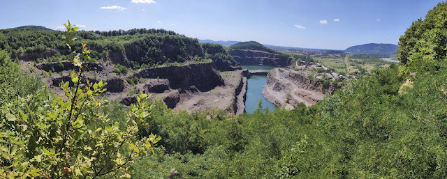 Τα λίθινα εργαλεία που βρέθηκαν στο Κορολέβο της δυτικής Ουκρανίας, αποτελούν την πρώτη απόδειξη της ανθρώπινης παρουσίας στην Ευρώπη, η οποία χρονολογείται πριν από 1,4 εκατομμύρια χρόνια.