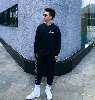  Pencinta games niscaya sudah tahu dong ya dengan Reza Oktovian atau yang terkenal disapa Rez Info 10 Gaya Fashion Reza Arap ( Reza Oktovian ) Simple 