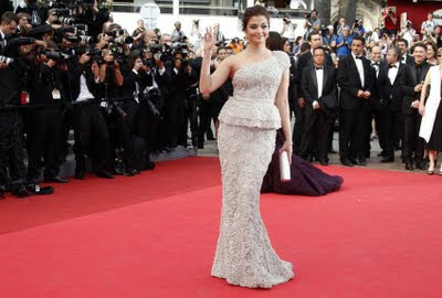 Aishwarya Rai Cannes 2011 killer look