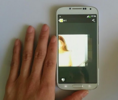 the moment of album photos gesture sensing