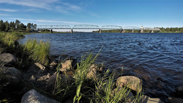 Lens and Cover | Railway Bridge Between Sweden and Finland