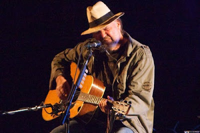 dallas-neil-young-6-7-10