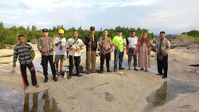 Kapolsek Bulagi Bersama PMD Bangkep dan Warga Montop Laksanakan Penanaman Bibit Mangrove