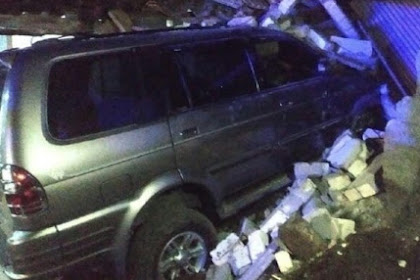 Mobil Tabrak Rumah Di Rembang, Dua Korban Meninggal