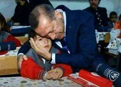 Anak Yatim Ini Berhasil Membuat Erdogan Terharu