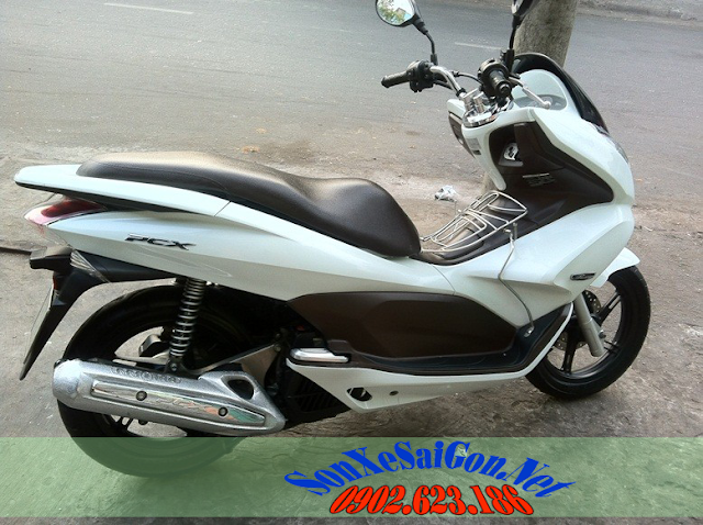 Sơn xe Honda PCX 2012 màu trắng zin