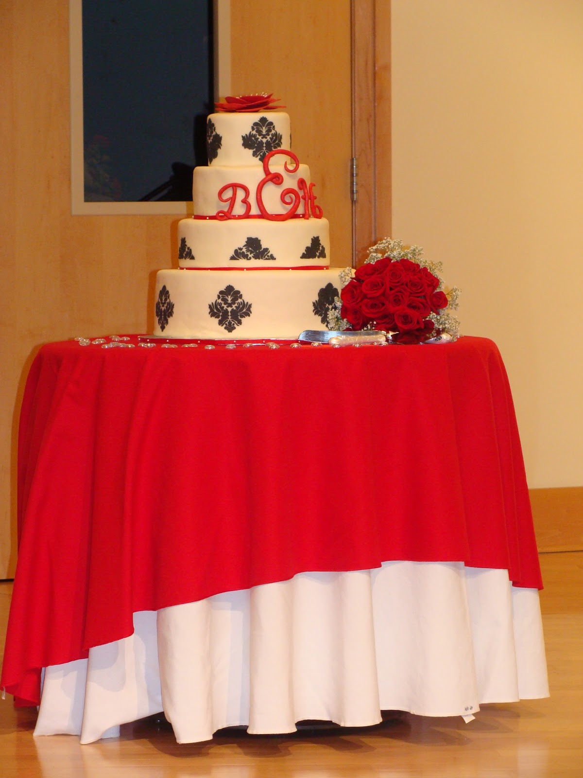 damask wedding cake