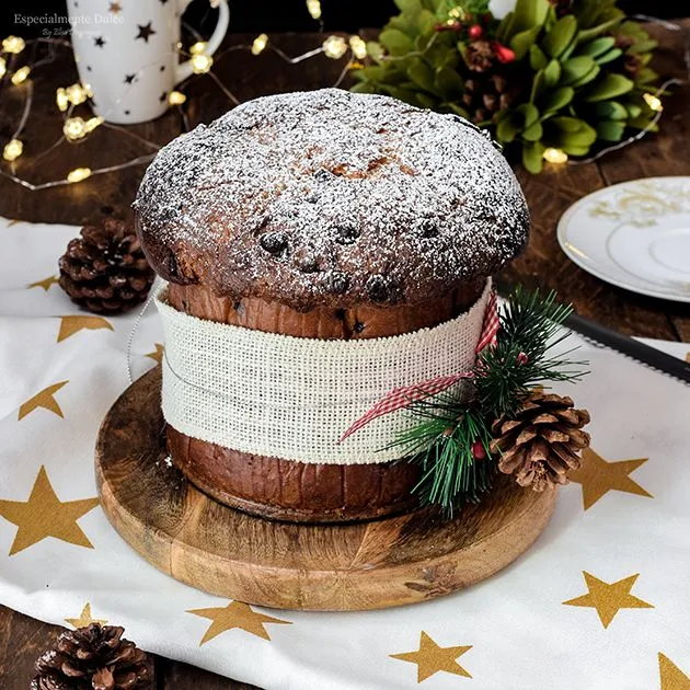 Panettone con pepitas de chocolate