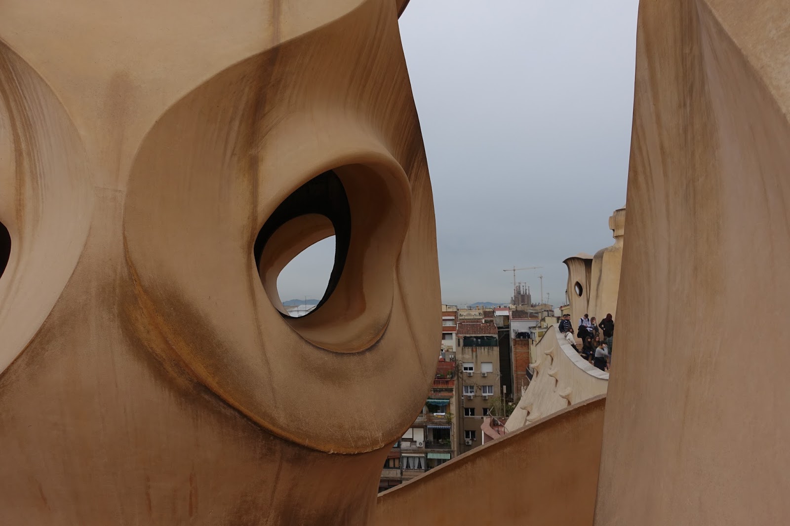 カサ・ミラ（Casa Milà）　屋上のオブジェ１