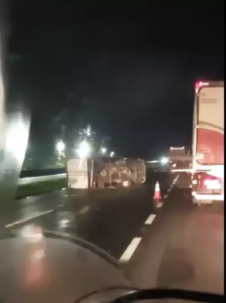 Acidente no KM 389 da Regis Bittencourt em Miracatu