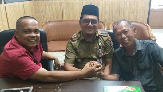 Camat Lubeg Mendadak Kunjungi Kasubag Publikasi Humas Pemko Padang