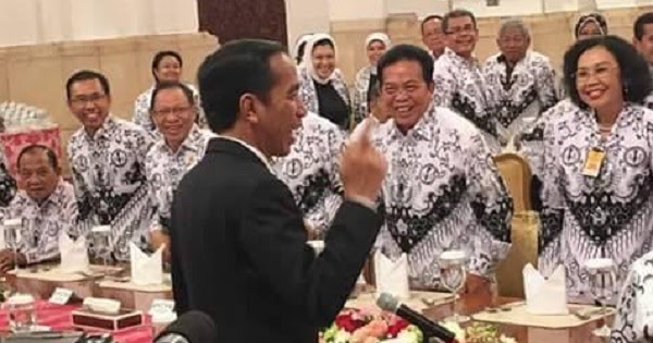 Hasil gambar untuk unifah DAN JOKOWI